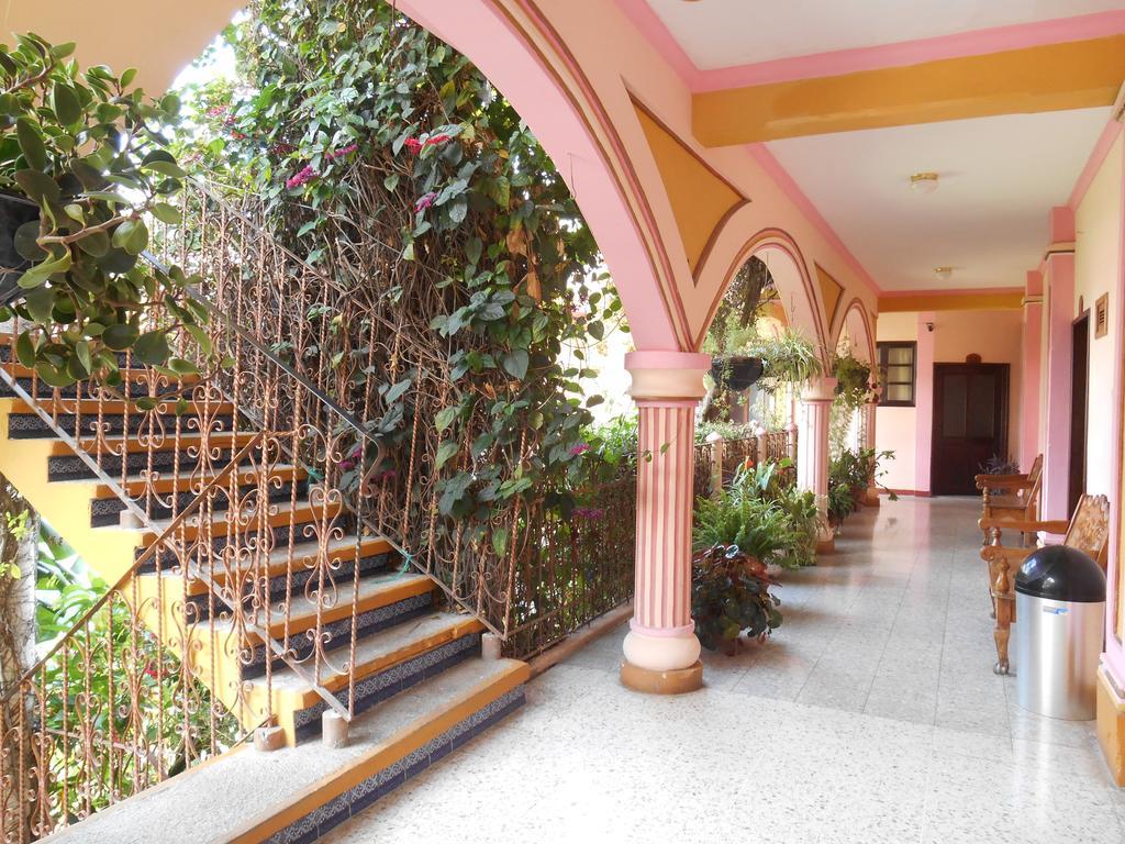 Hotel El Chaparral Panajachel Extérieur photo