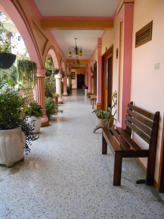 Hotel El Chaparral Panajachel Extérieur photo