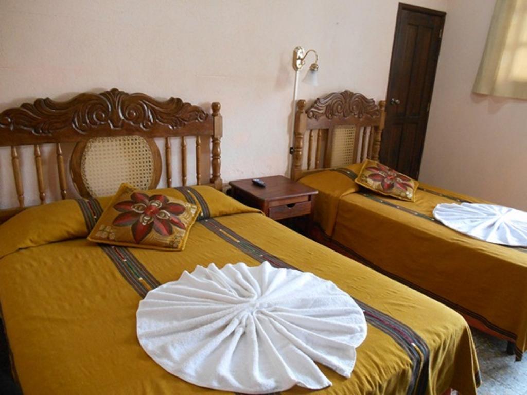 Hotel El Chaparral Panajachel Chambre photo