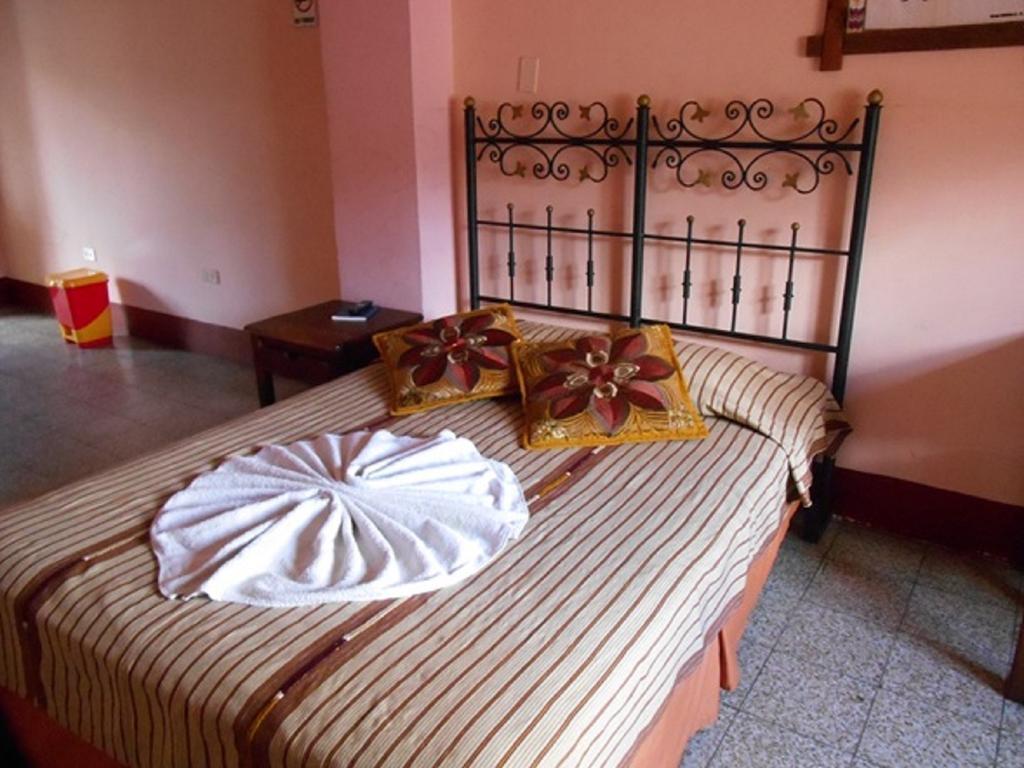 Hotel El Chaparral Panajachel Chambre photo