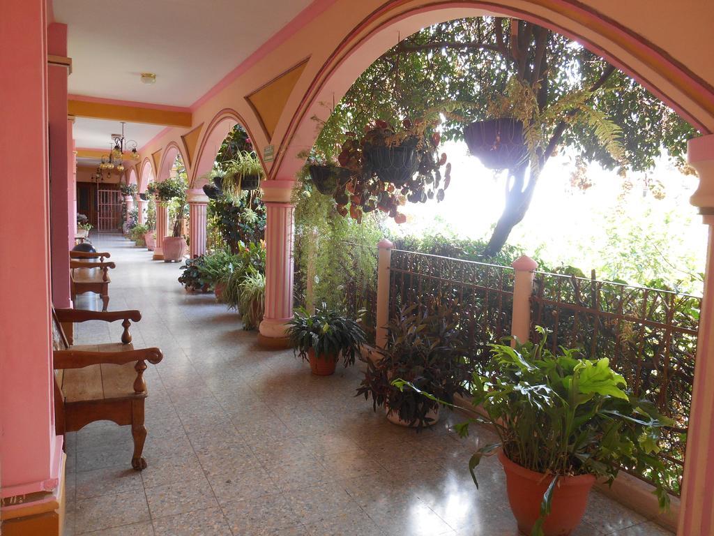 Hotel El Chaparral Panajachel Extérieur photo